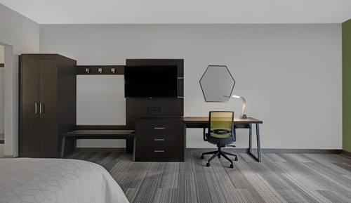 Suite, 1 King Bed, Accessible Bathtub (Accessible Tub)