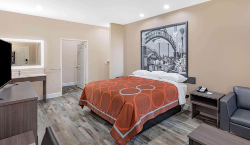 Room, 1 King Bed, Non Smoking (Efficiency, Hearing Impaired)