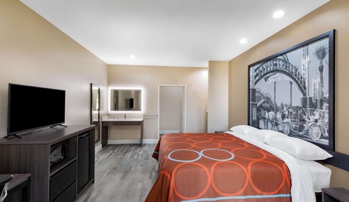 Room, 1 King Bed, Accessible, Non Smoking (Mobility/Hearing Impaired)