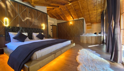 Elite Studio Suite, 1 Queen Bed