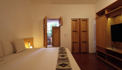 Standard Room, 1 King Bed