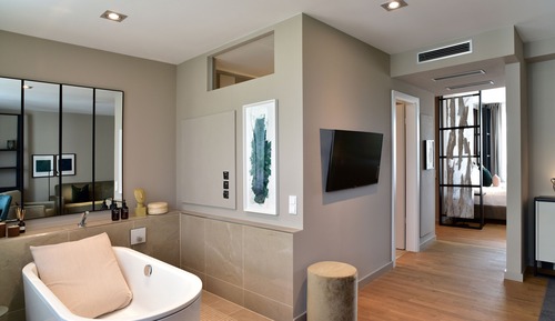 Executive Suite, 1 King Bed, City View