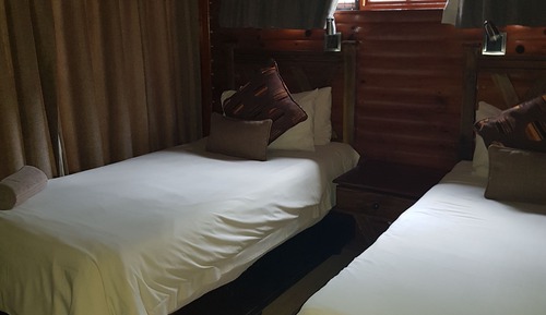 6 Sleeper Log Cabin (in the ravine) (5)