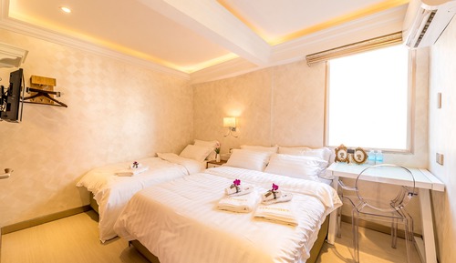Family Double Room (CJ 8)