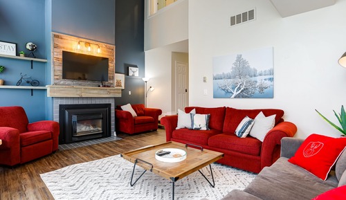 Premier Condo, 3 Bedrooms (118 Wintergreen - No Pets Allowed)