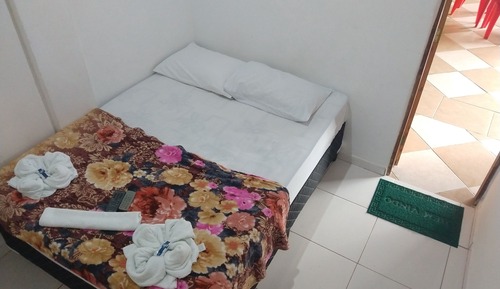 Small double room without window
