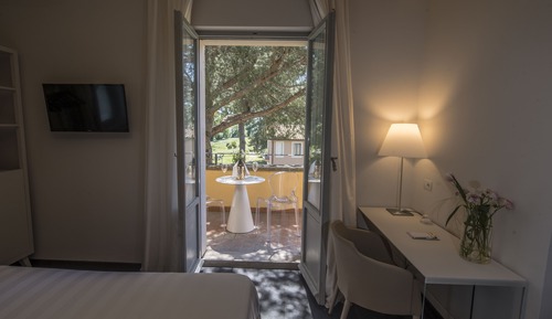 Deluxe Room, Balcony