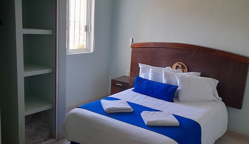 Suite, 3 Bedrooms, Sea View (E)