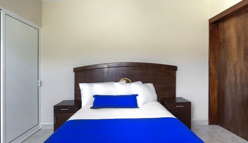 Suite, 3 Bedrooms (A)