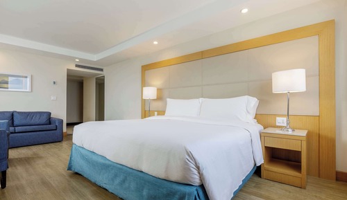 Executive Suite, 1 King Bed, Club Lounge Access, Oceanfront