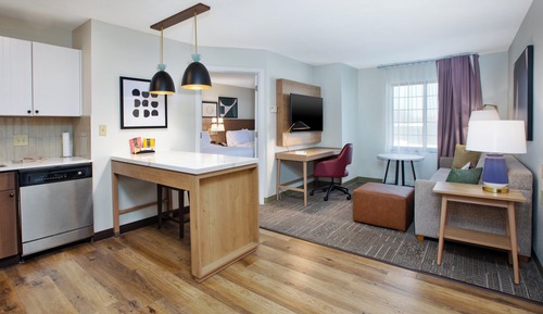 Suite, 2 Bedrooms, Kitchen