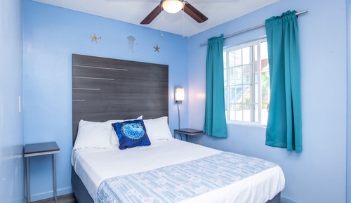 Standard Suite, 2 Bedrooms (Kitchenware not included)