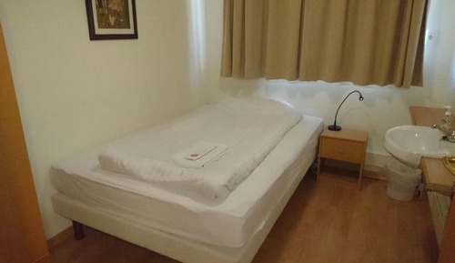 Single Room, Shared Bathroom