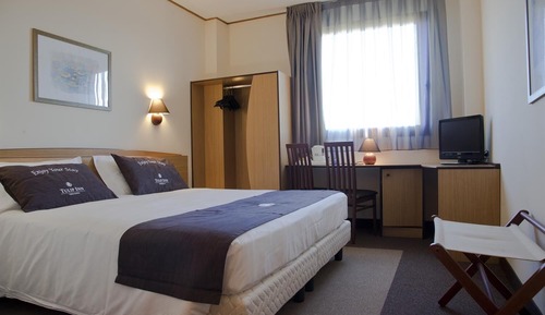 Standard Room, 1 King Bed