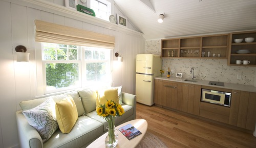 High Tide Cottage Queen Bed Cove View