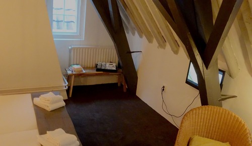 Economy Room, Shared Bathroom