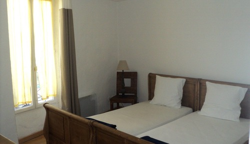 Studio (for 3)