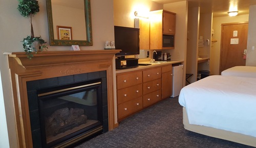 Deluxe Oak Room