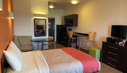 Studio, Multiple Beds, Non Smoking, Kitchenette (Showers Only)