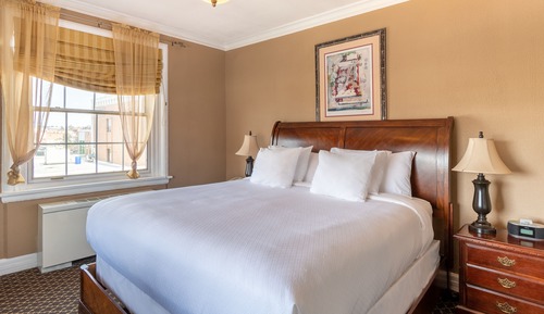 Classic Room, 1 King Bed
