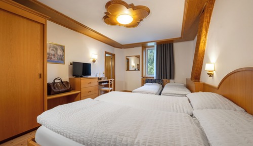 Classic Quadruple Room, Mountain View
