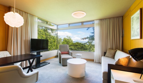 Corner Suite Room