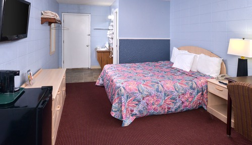 Room, 1 King Bed, Non Smoking (Jacuzzi)
