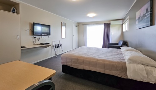 Superior Studio, 1 Queen Bed