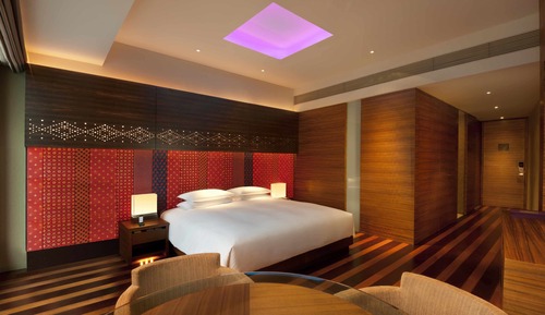 1 King Bed