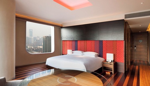 1 King Bed Corner