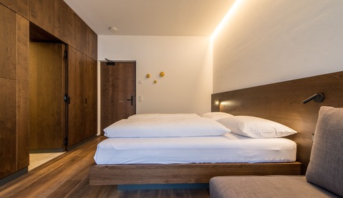 Superior Studio, 1 King Bed, Kitchen, Mountain View