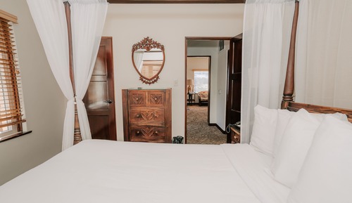 Deluxe Room, Multiple Beds, Partial View
