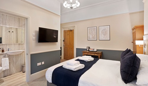 Premium Double Room, 1 King Bed, Ensuite, Ground Floor