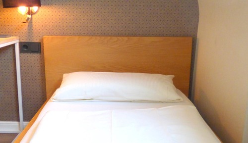 Single Room, Private Bathroom
