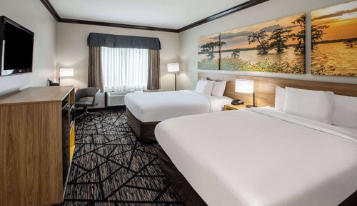Room, 2 Queen Beds, Accessible, Smoking (Mobility/Hearing, Bathtub w/Grab Bars)