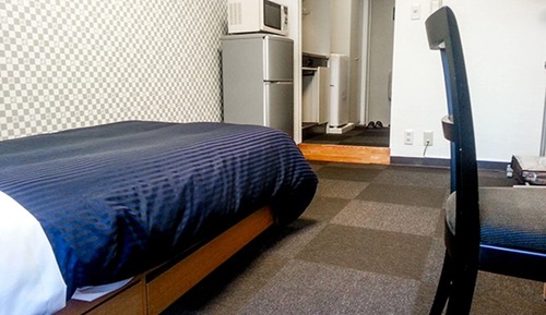 Single Room, Smoking
