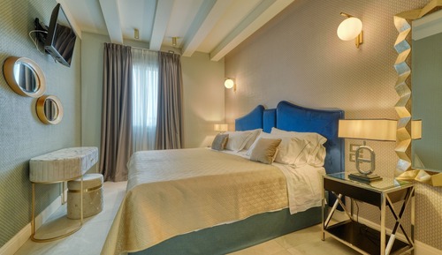 Presidential Suite, 2 Bedrooms, Jetted Tub, Lake View