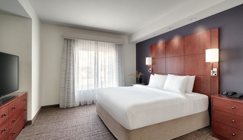 Studio, 1 King Bed with Sofa bed (Mobility/Hearing Accessible, Tub)