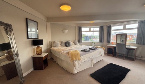 Luxury Suite