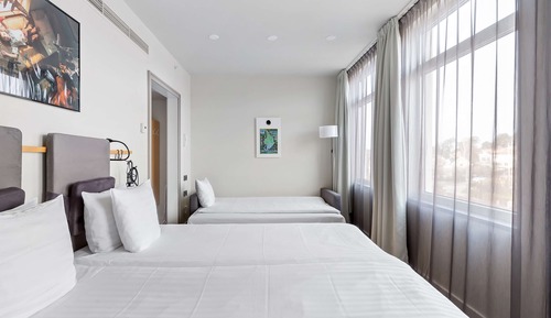 Family Room, 1 King Bed, Non Smoking (with Sofabed)
