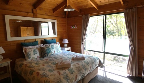 Standard Suite, 2 Bedrooms, Non Smoking, Kitchen (Beachcomber Cottage)
