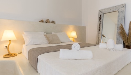 Honeymoon Suite