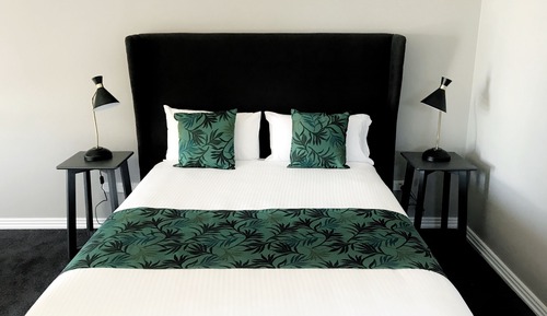Premium King Suite