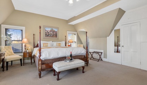 Room #14 - The Kings Quarters - King