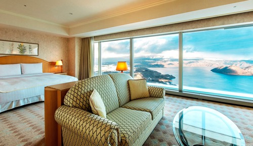 Suite, 1 King Bed (Lake Side)