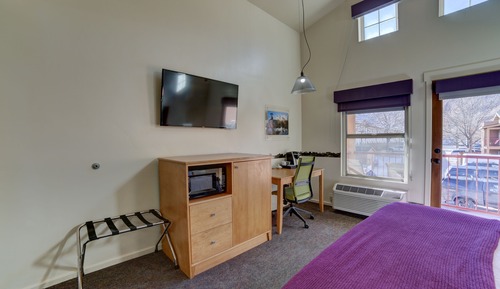 Standard Room, 1 King Bed