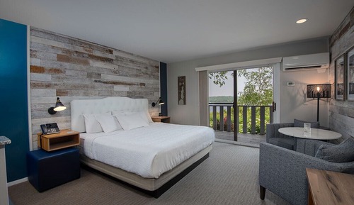 Room, Bay View (with Jetted Tub In Room)