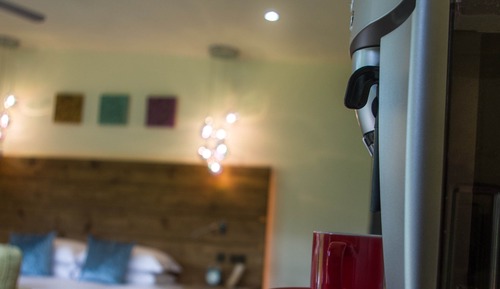 Luxury Bungalow, Hot Tub (Stiperstones Garden Room)
