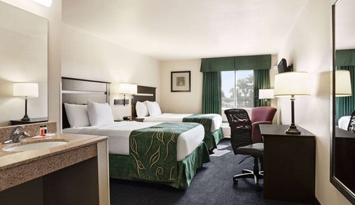 Room, 2 Queen Beds, Accessible, Non Smoking