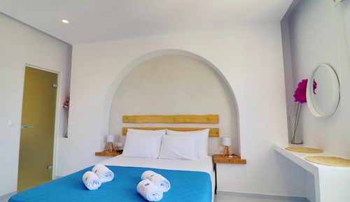 Junior Studio Suite, 1 Queen Bed, Beach View